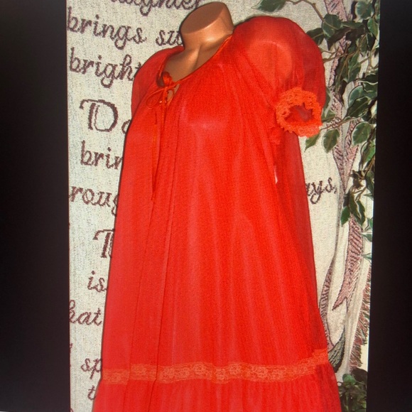 Vintage Peignoir Tosca Of California Red Nylon - Picture 5 of 8